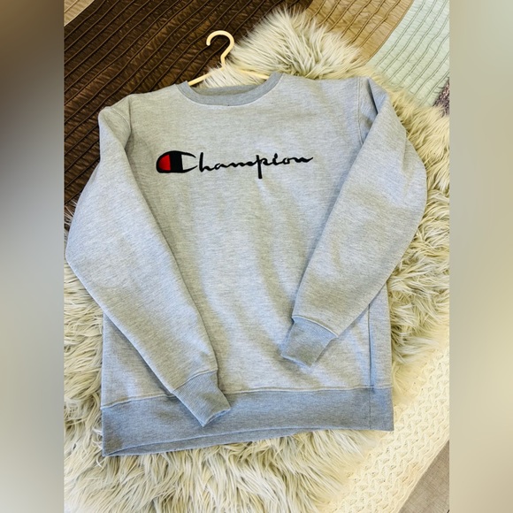 Hoodies and crew neck for sale. - Picture 13 of 16